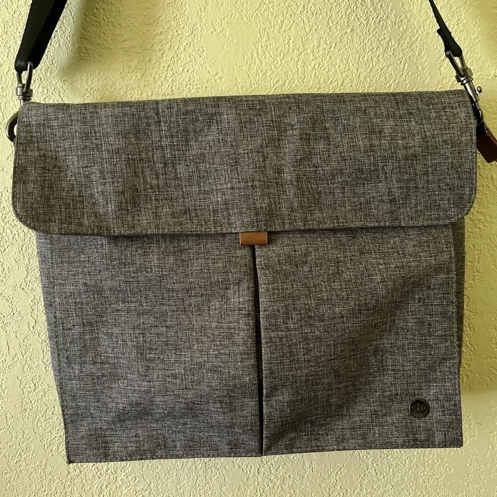 Pkg laptop/ iPad bag